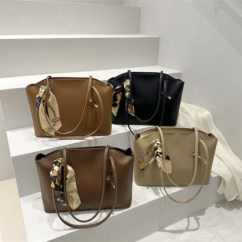 Shoulder Bag Textured Tote Bag Niche Design Simple Women's Bag 2025 New Fashion Crossbody Bag Daily Commuter Bag
