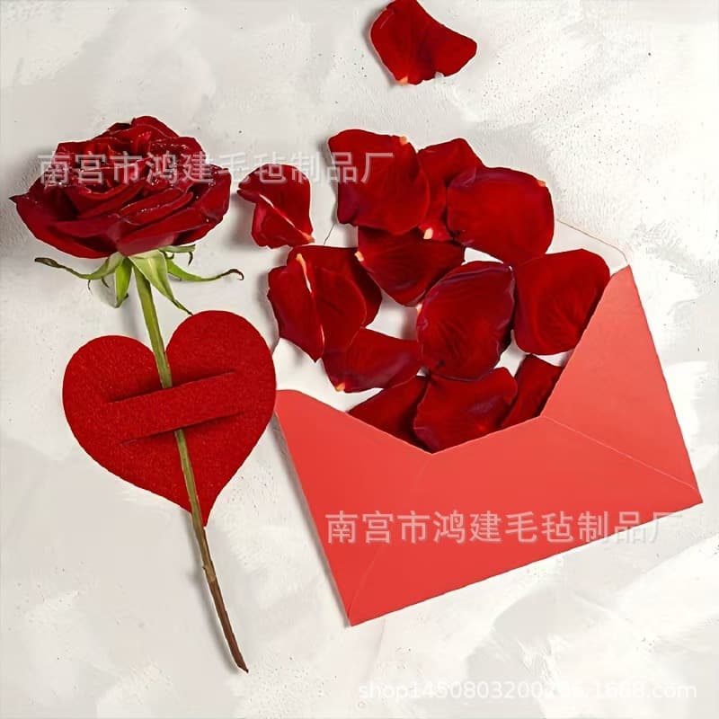 12 Christmas heart-shaped placemats, Valentine's Day red heart-shaped felt placemats, suitable for the wedding season.