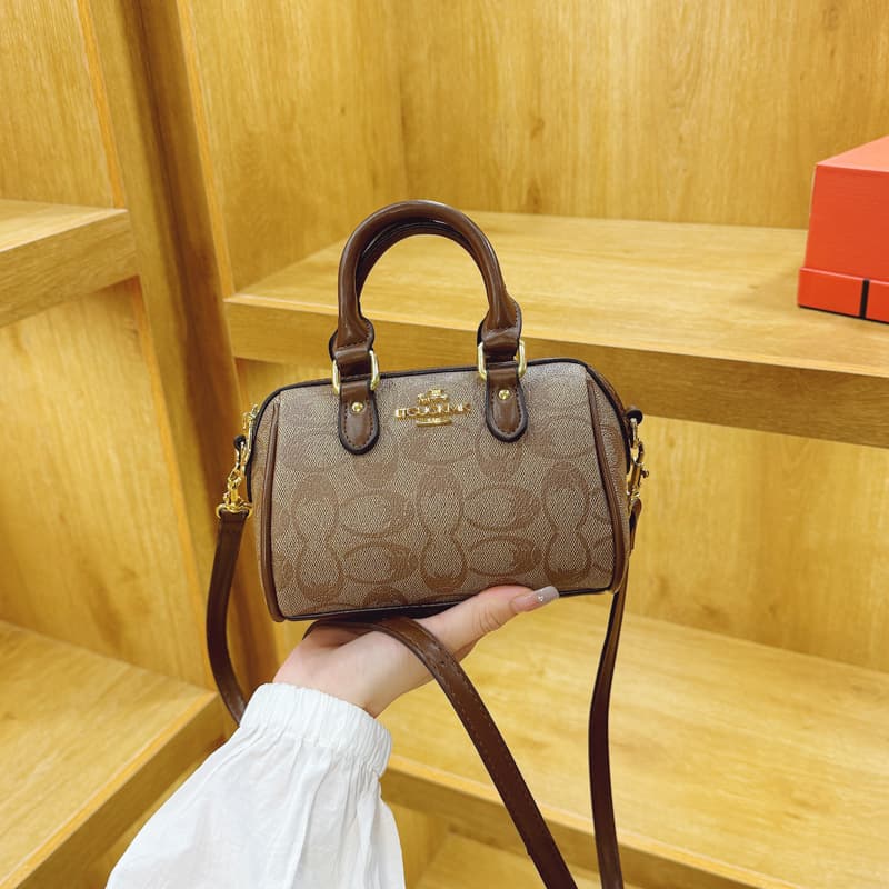 Vintage Boston Bag New Style for Women, Versatile and Elegant High-Fashion Shoulder Handbag, Crossbody and Top Handle