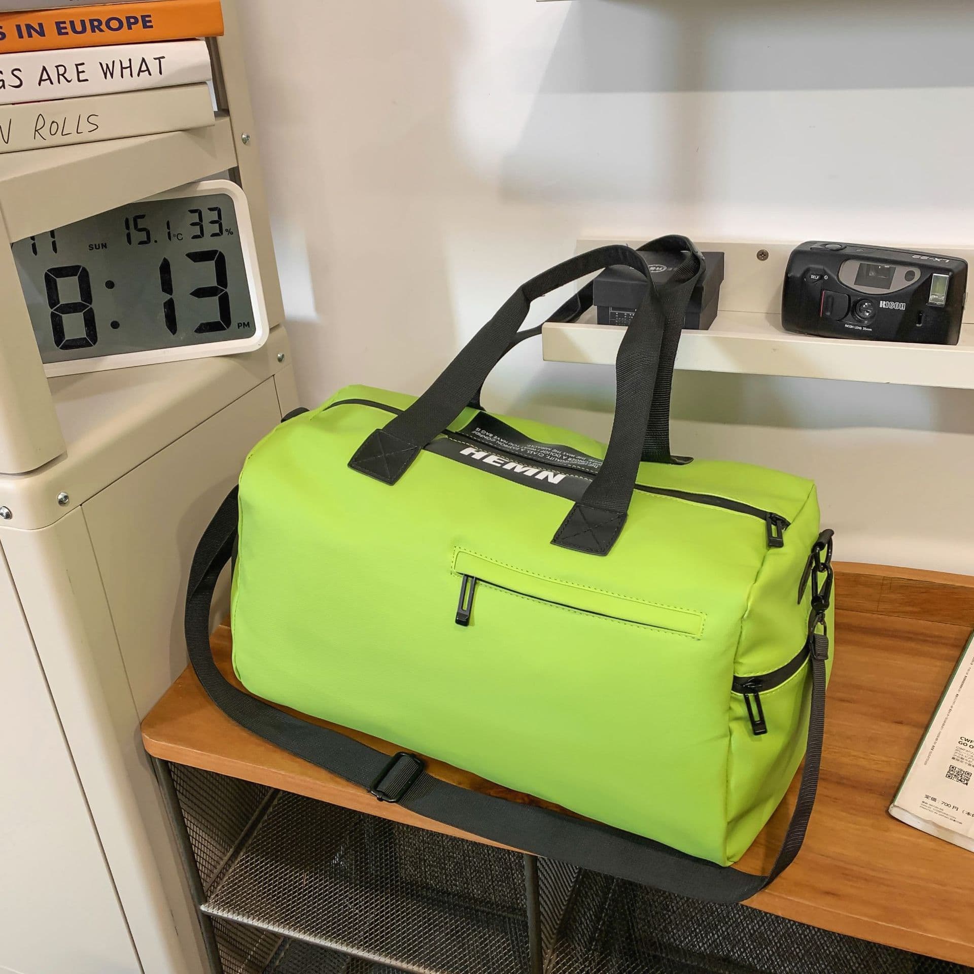 Large Capacity Independent Shoe Compartment Gym Bag Wet and Dry Separation Simple Fashionable Duffle Bag for Men and Women Camping Photography Storage Bag