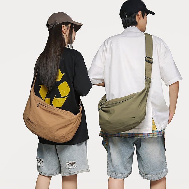 Minimalist Sports Large-Capacity Crossbody Bag for Female Students, Casual Commuter Storage Gym Bag, Unisex Shoulder Travel Bag