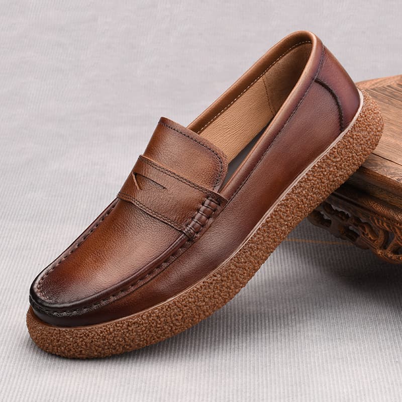 New slip-on men's shoes, made of top-grain cowhide genuine leather, lightweight, breathable, versatile, and stylish loafers.