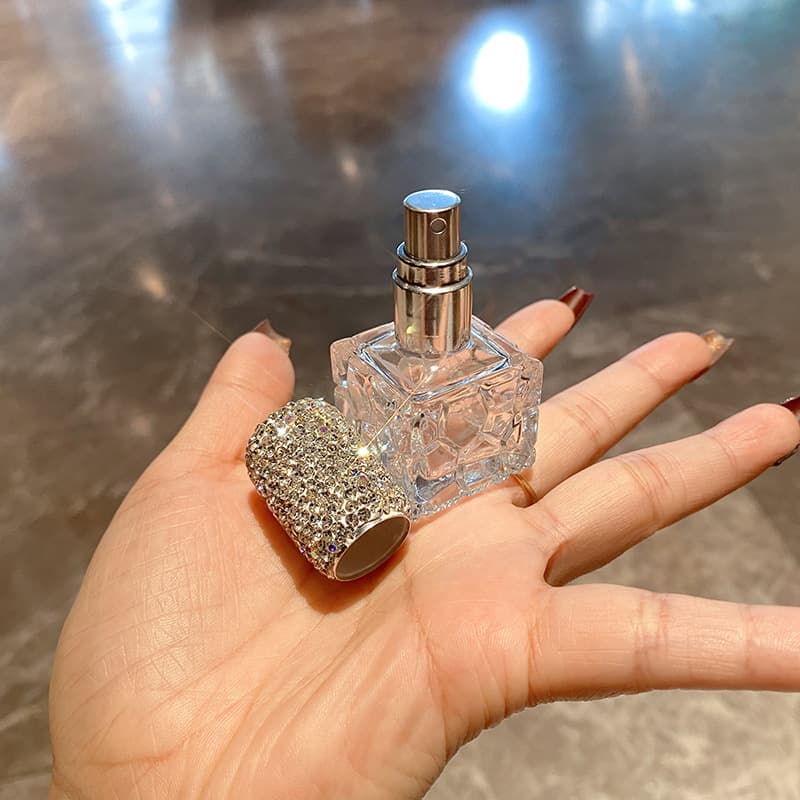 Rhinestone 10ml Perfume Spray Bottle Screw-Neck Perfume Atomizer Water Cube Perfume Sample Bottle Perfume Refillable Bottle