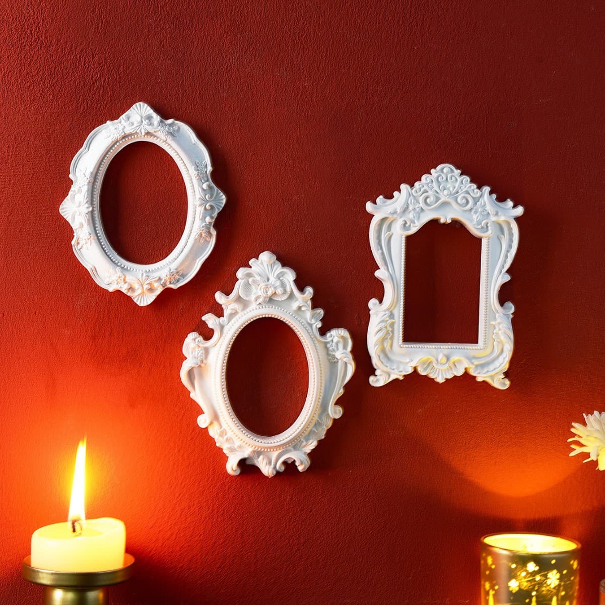 White Prop Wall Decoration DIY Wall Hanging (Adhesive Not Included) European-Style Vintage Relief Frame for Photography