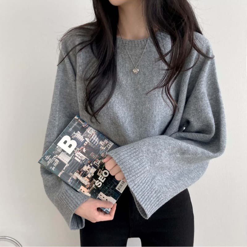 Korean Chic Lazy Style Long-Sleeve Knit Top for Women, Early Spring Solid Color Versatile Loose Fitting Petite Short Round Neck Sweater