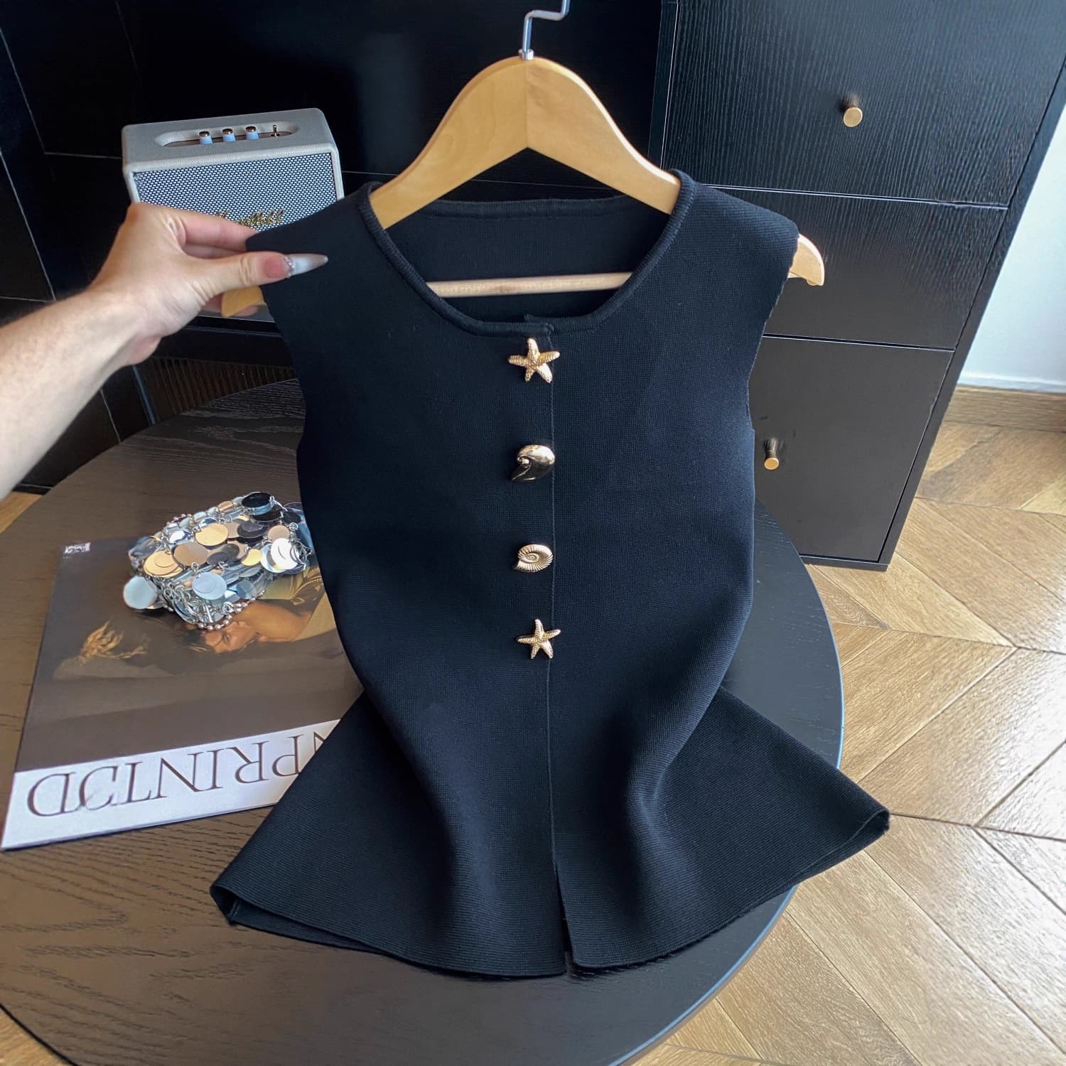 Fashionable Women's Waist-Cinching Vest Top Elegant Design Versatile Stylish Chinese Brand AE Stock Origin Guangzhou
