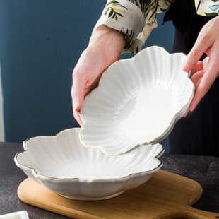 Gold Rim Fruit Plate, Flower-Shaped Ceramic Dish, Creative Living Room Hotel Deep Salad Plate, Snack Plate