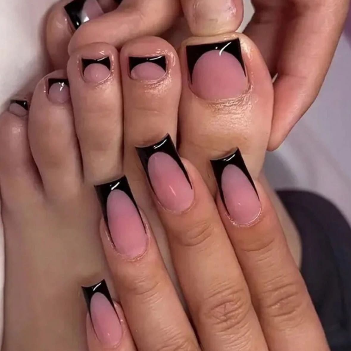48-Piece Nail Tip Set Black French Nude Manicure Set French Manicure Style Striped False Nail Set