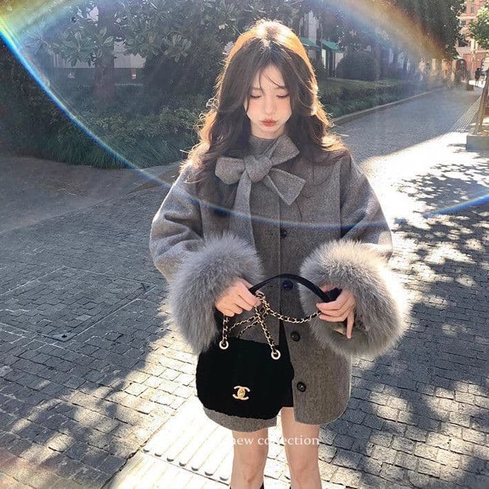 Korean Wholesale Vintage Bow Wool Coat Autumn New Arrival Petite Youthful Wool Coat with Furry Sleeves