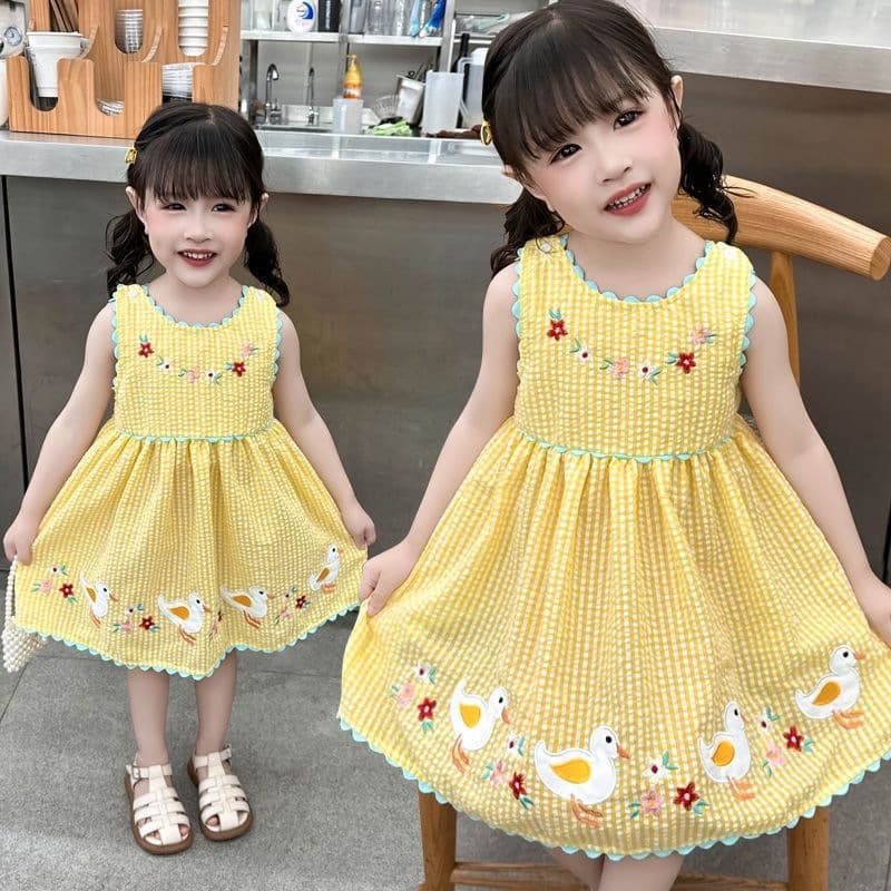 Girls baby dress summer cute vest princess children's clothing baby dress children's embroidered fashionable skirt trendy