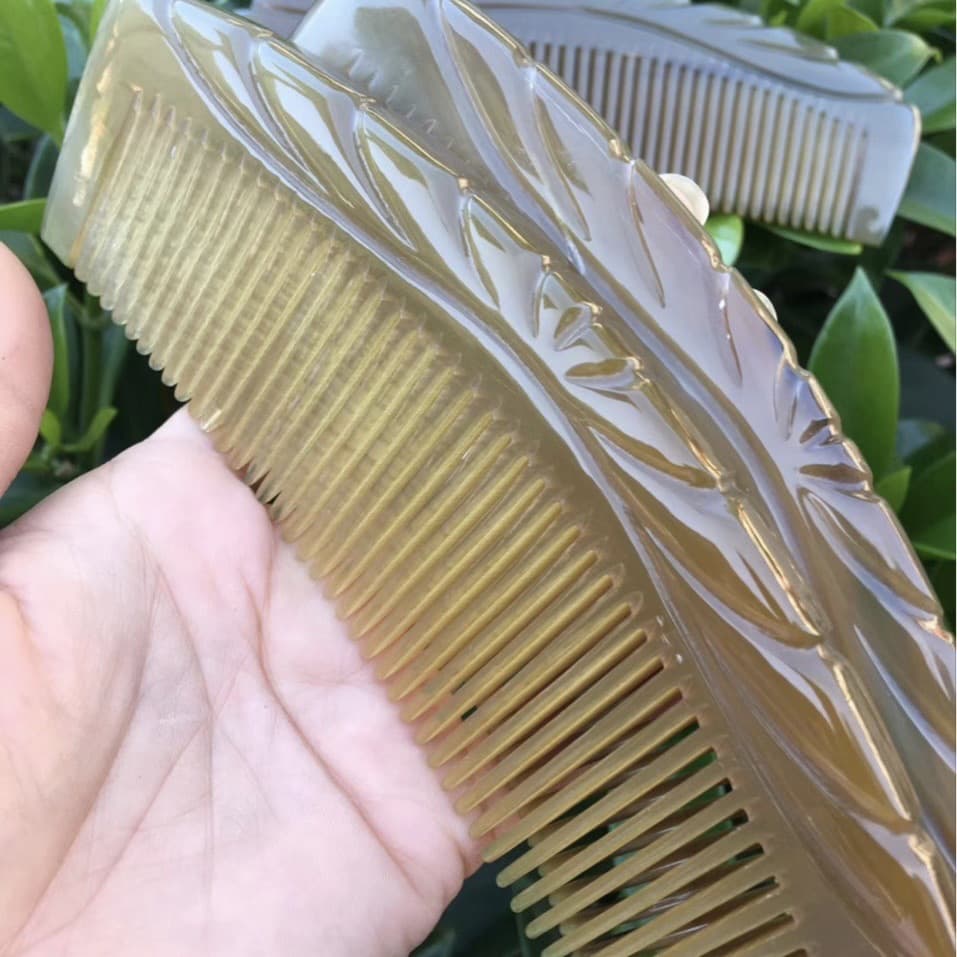Natural thick white horn comb for women and children, designed for scalp meridian massage, promoting smooth hair and preventing hair loss.