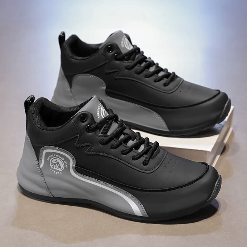 Spring/Summer Men's White Soft Sole Sneakers, Non-Slip Casual Shoes, Versatile Waterproof Leather Running Shoes