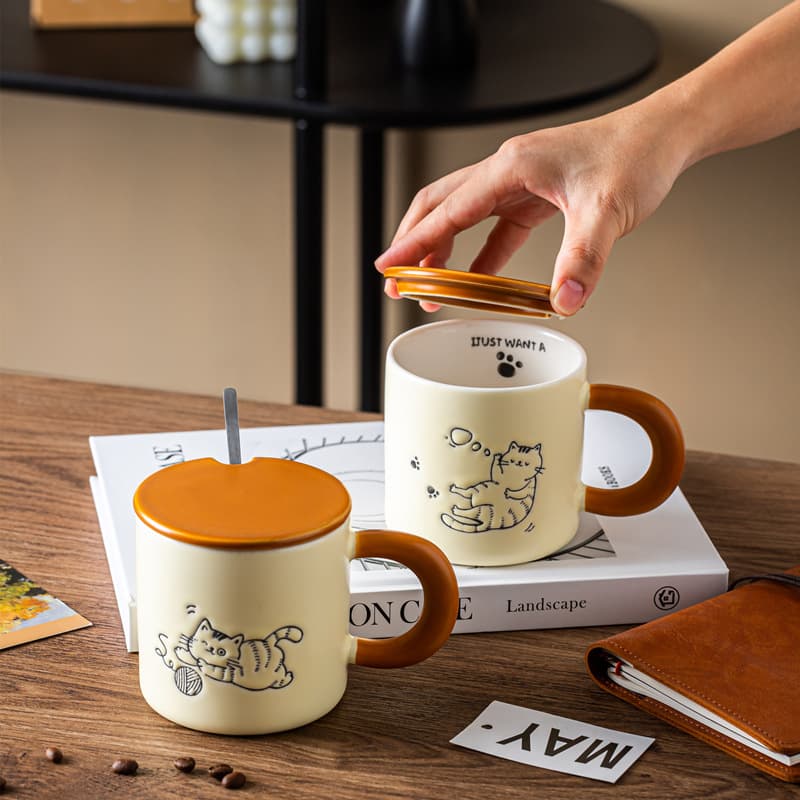 Cat Ceramic Mug with Lid, Cute Hand-Painted Couple Coffee Cup, High-Quality Gift, Breakfast Mug