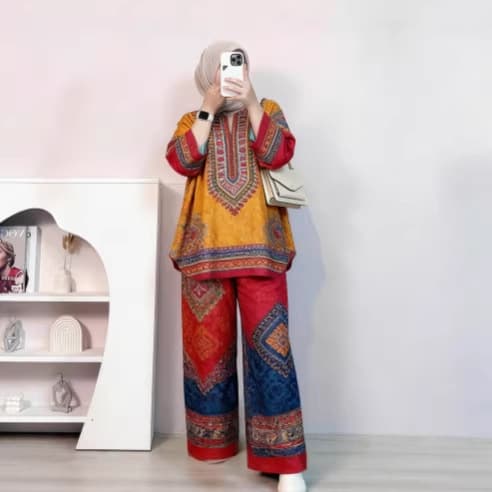 Supports one-piece drop shipping for multiple platforms. Bohemian style suit with loose three-quarter sleeve length.