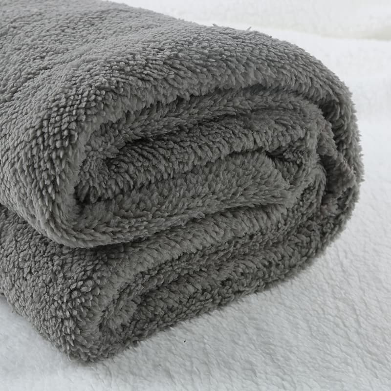 Factory direct stock of cotton fleece fabric, Arctic fleece, all-polyester knitted apparel, home textiles, pet beds, pet mats, and composite home textiles.