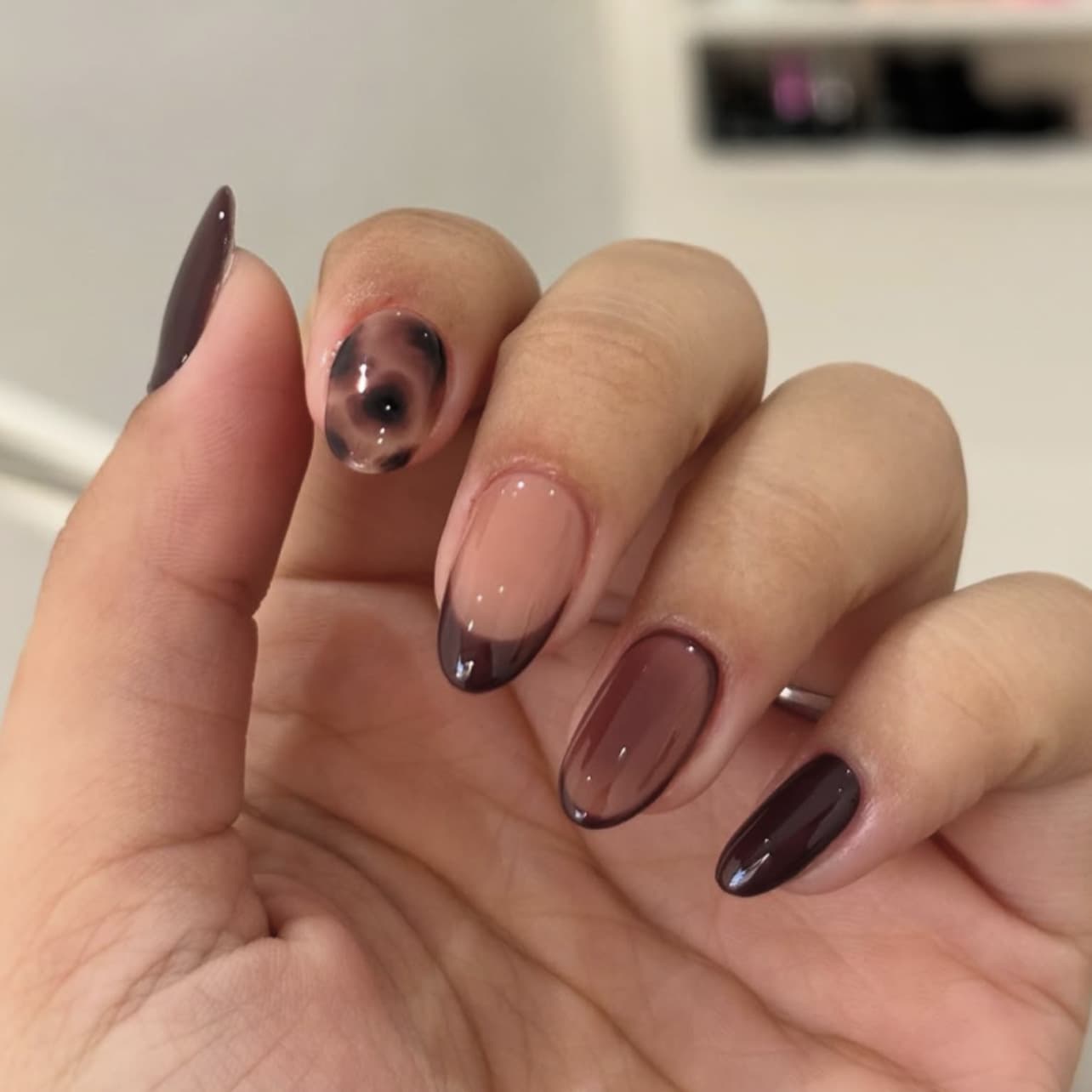 Brown Gradient Tortoiseshell French Wearable Nails Autumn Winter Almond Nails Press-On False Nails Wholesale