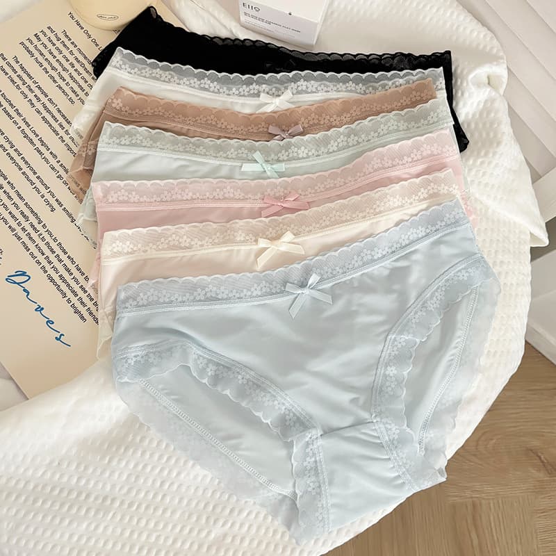 New Underwear Women Summer Thin Antibacterial Cotton Gusset Seamless Mid-Waist Sexy Lace Trim Girl Triangle Briefs