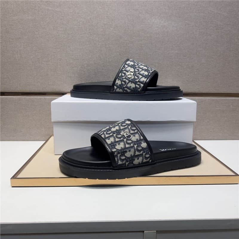 New Men's Casual Slippers, One-Strap Style, Trendy Outdoor Wear, High Appearance, Versatile, Non-Slip, Premium Fashion Men's Slippers