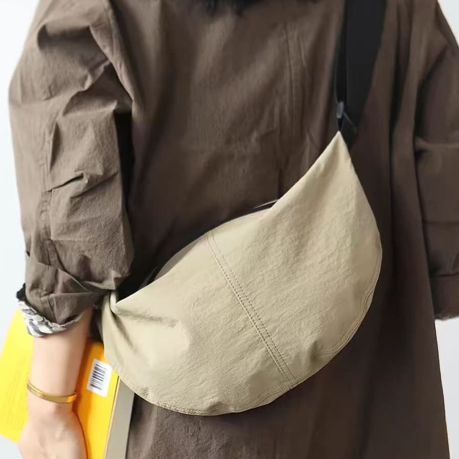 Bugufores Nylon Cloth Bag Women's Casual Bag Wide Shoulder Strap Single Shoulder Crossbody Bag Minimalist Lightweight Crescent Bag Versatile