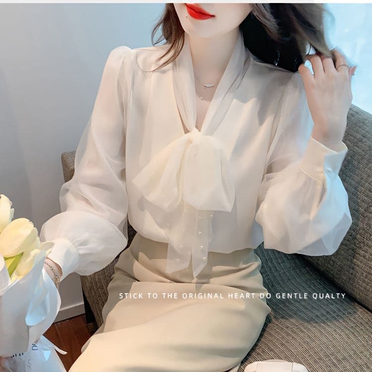 French-style lace base layer shirt, elegant chiffon blouse, new autumn women's clothing, unique and distinctive long-sleeved top
