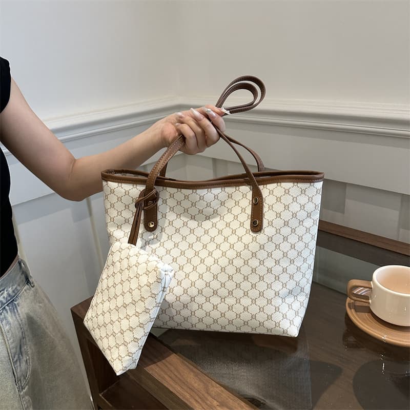 2024 New Aesthetic Niche Large Capacity Bag Women's Commuter Personalized Tote Bag Fashionable Shoulder Bag Women's Bag