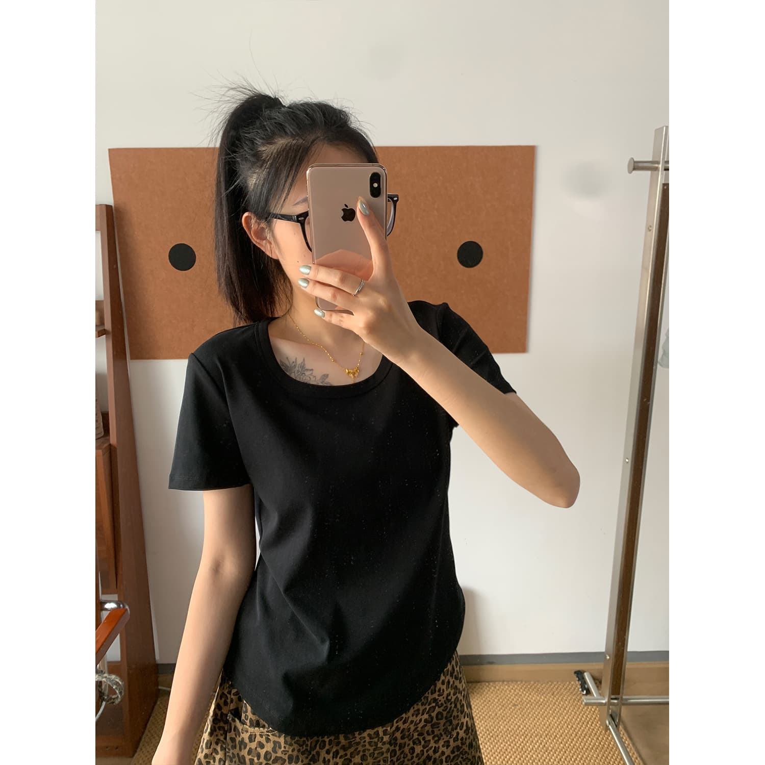 Plus size women's clothing, small, many colors, lazy, fashionable texture, round neck T-shirt, casual pullover, loose heart collar, short sleeves