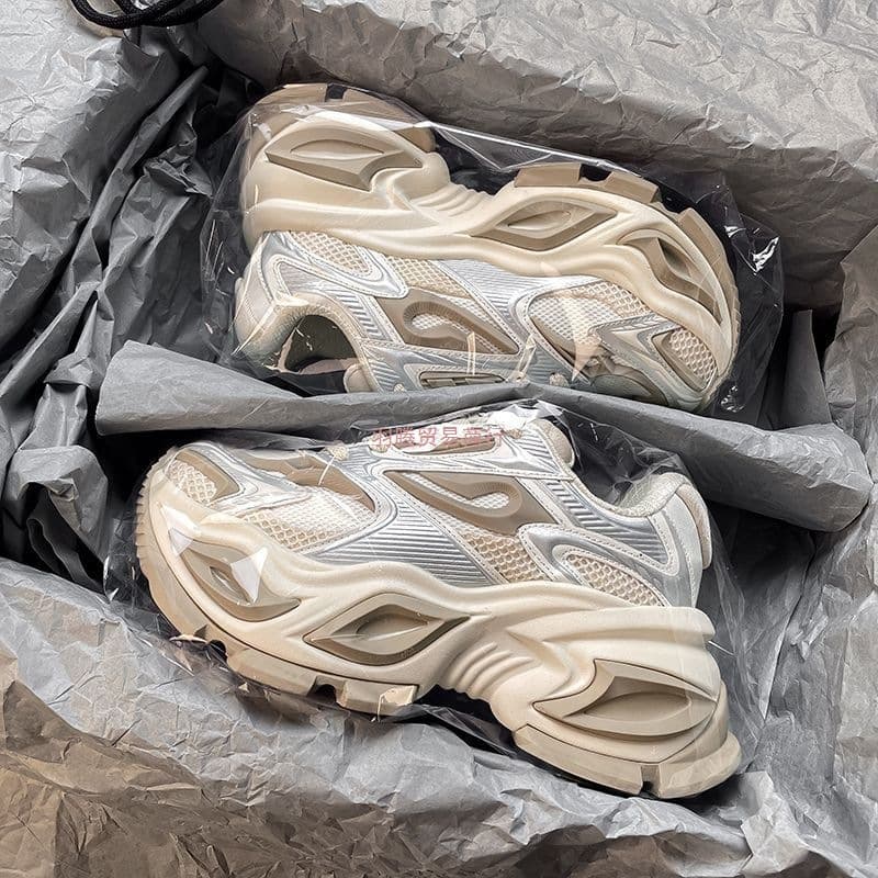 Heterochromatic cat-eye chunky sneakers, mecha style, 2025 new style, unisex, height-increasing, platform, sporty casual men's shoes.