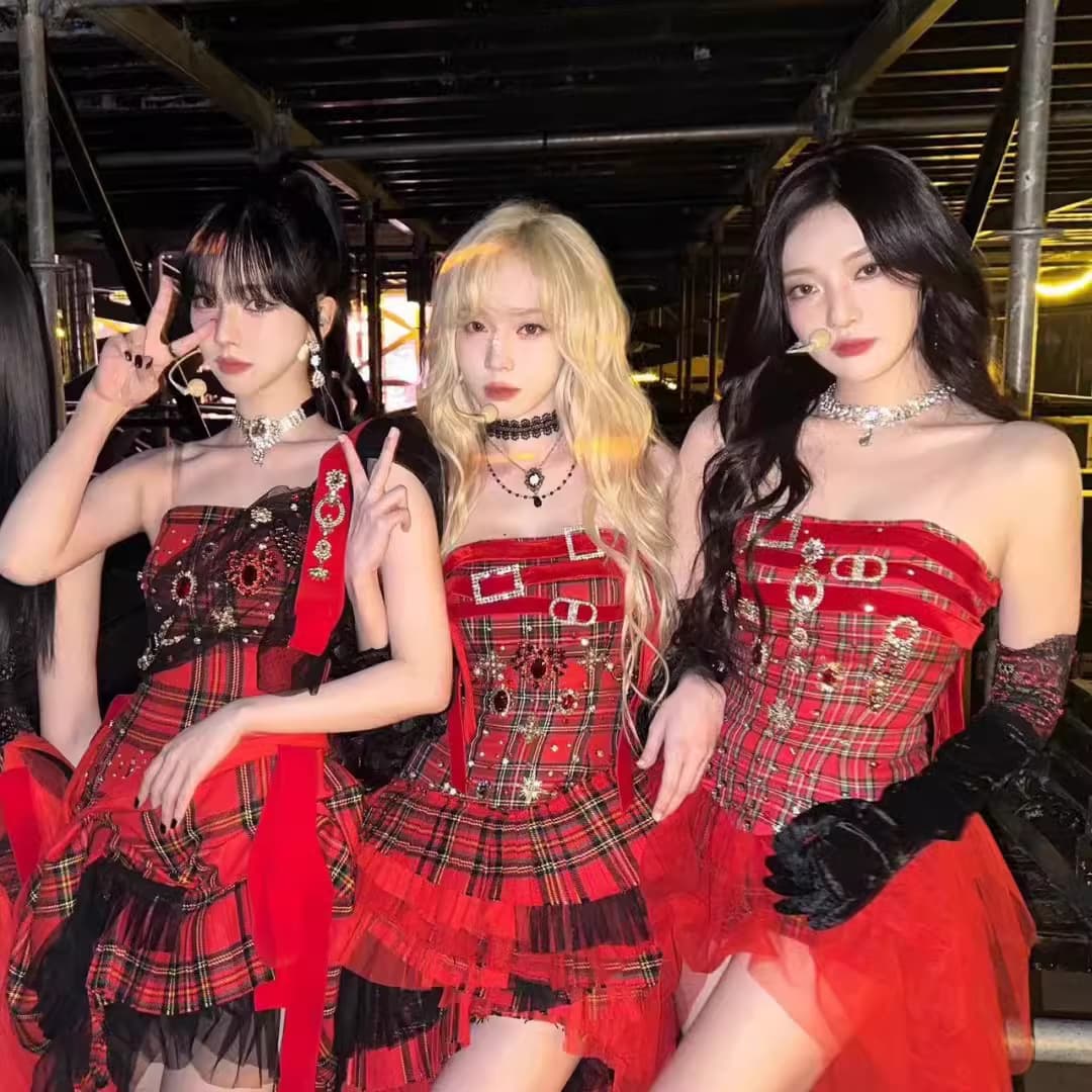 Aespa girl group's same style performance outfit, jazz dance, Korean dance, red plaid mesh tulle skirt performance costume set.