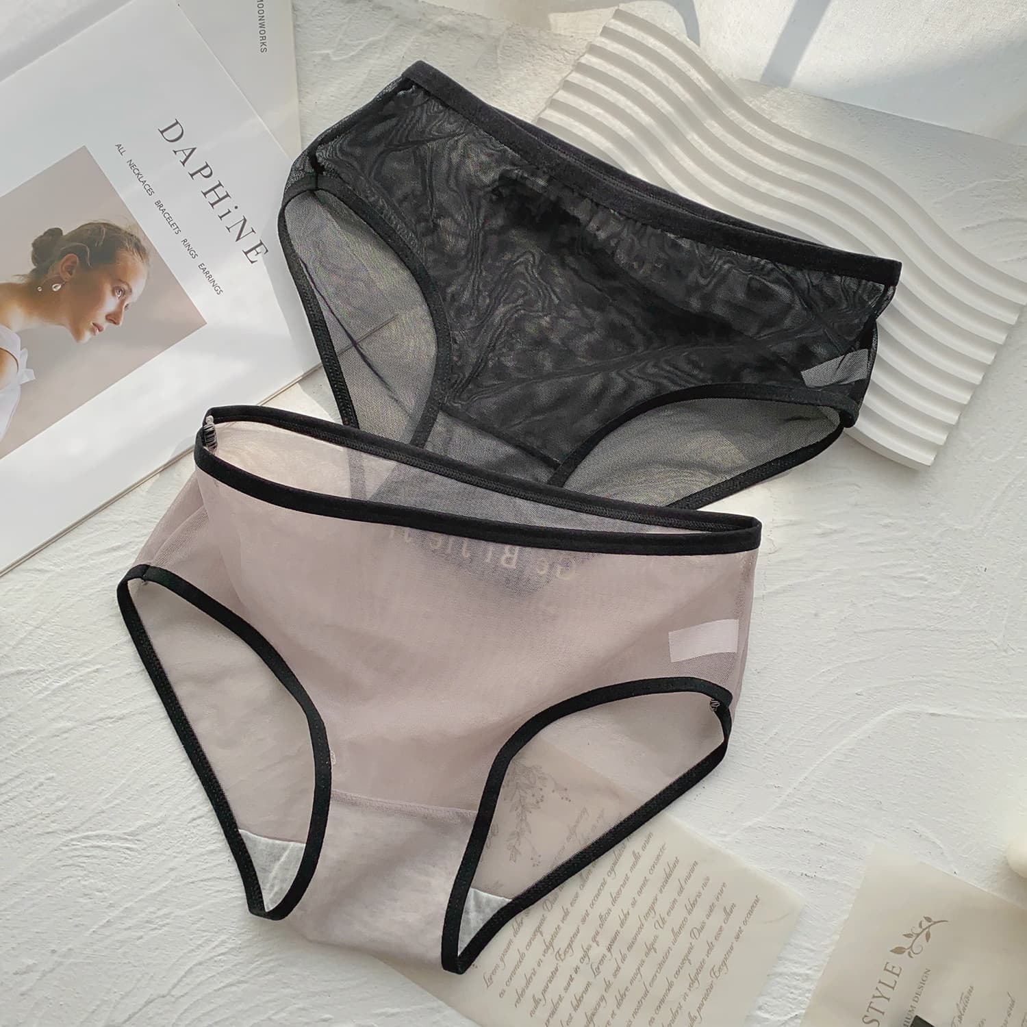 New Summer Mid-Rise Mesh Panties for Women - Lace Transparent Ultra-Thin Sexy Underwear Comfortable Quick-Dry Teen Girls' Briefs