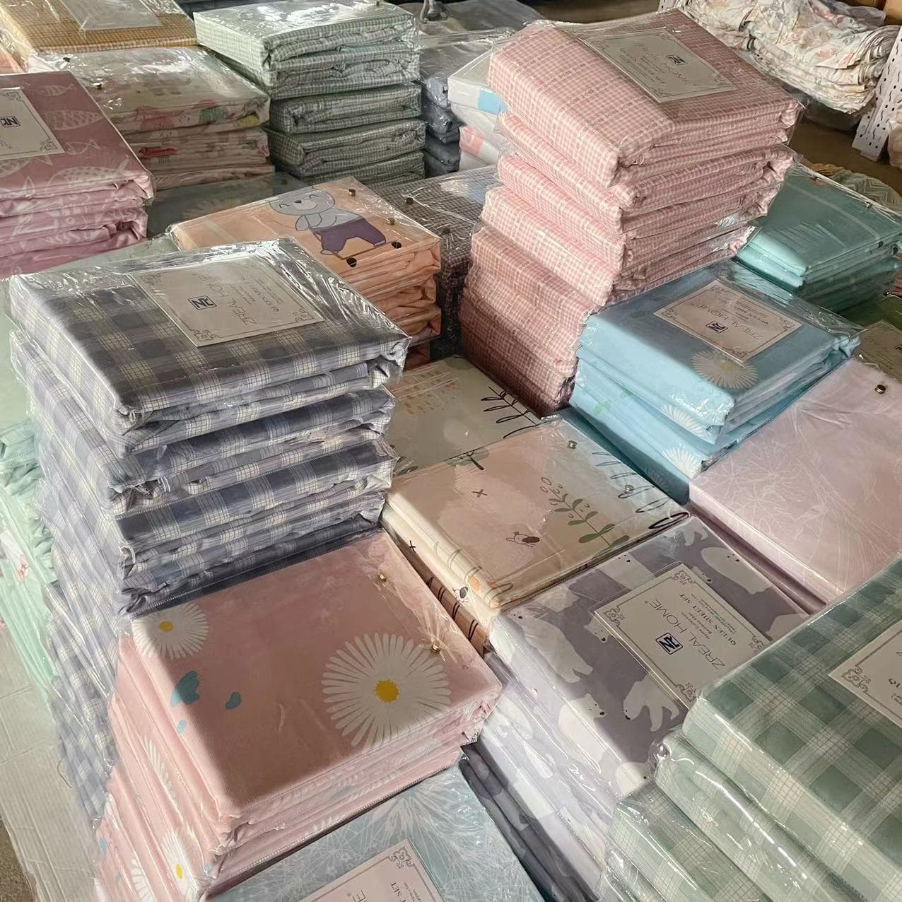 Hot-selling factory wholesale summer coarse bamboo fiber soft mat sheet three-piece set, cool and smooth 240*250