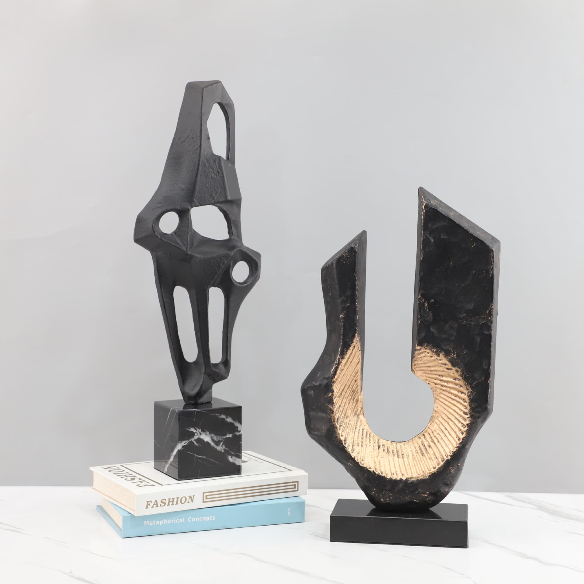 Modern light luxury abstract metal ornaments living room restaurant entrance model room sales office office home decorations