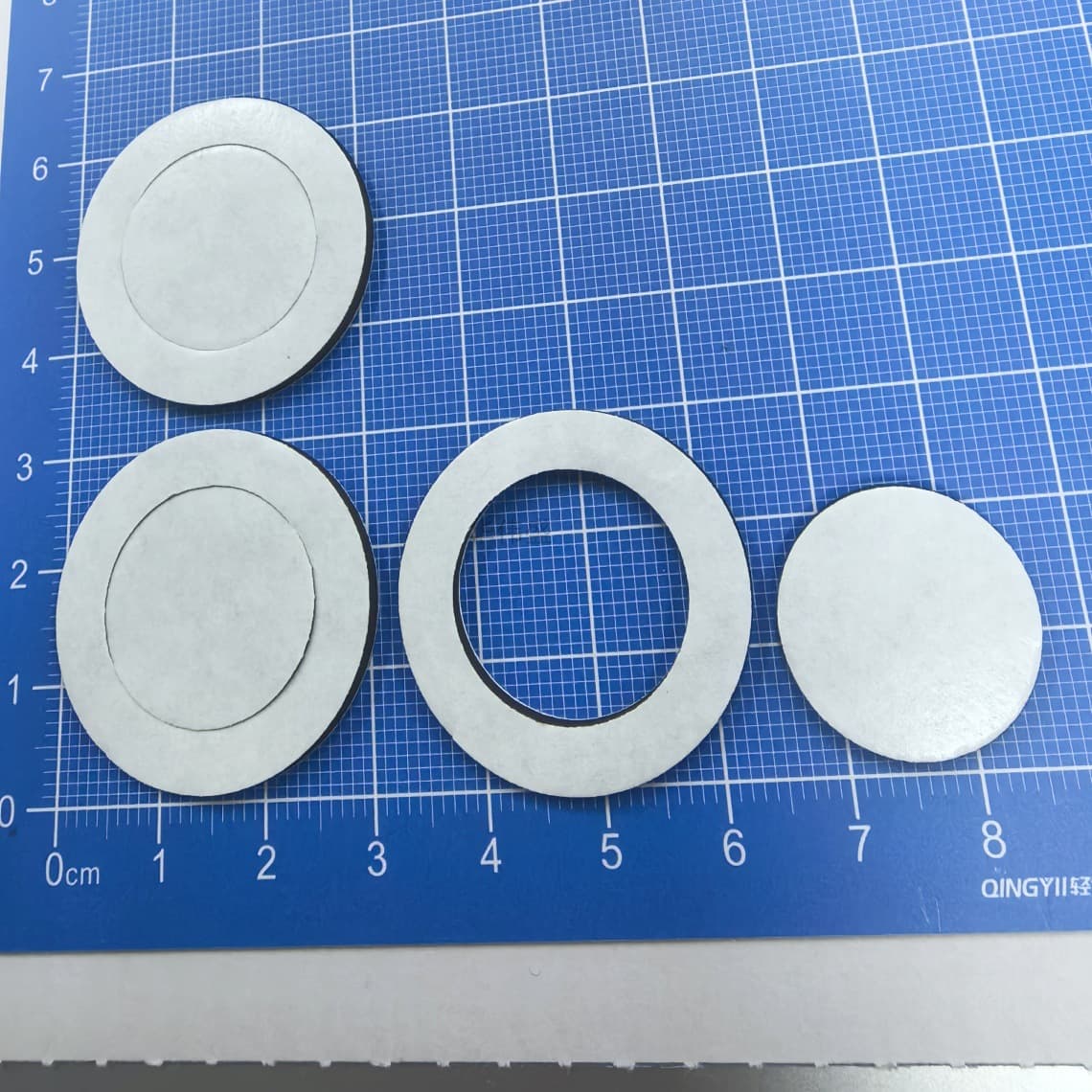 Receiver sponge pad with double-sided adhesive, outer diameter 30mm, inner diameter 20mm, thickness 2mm.