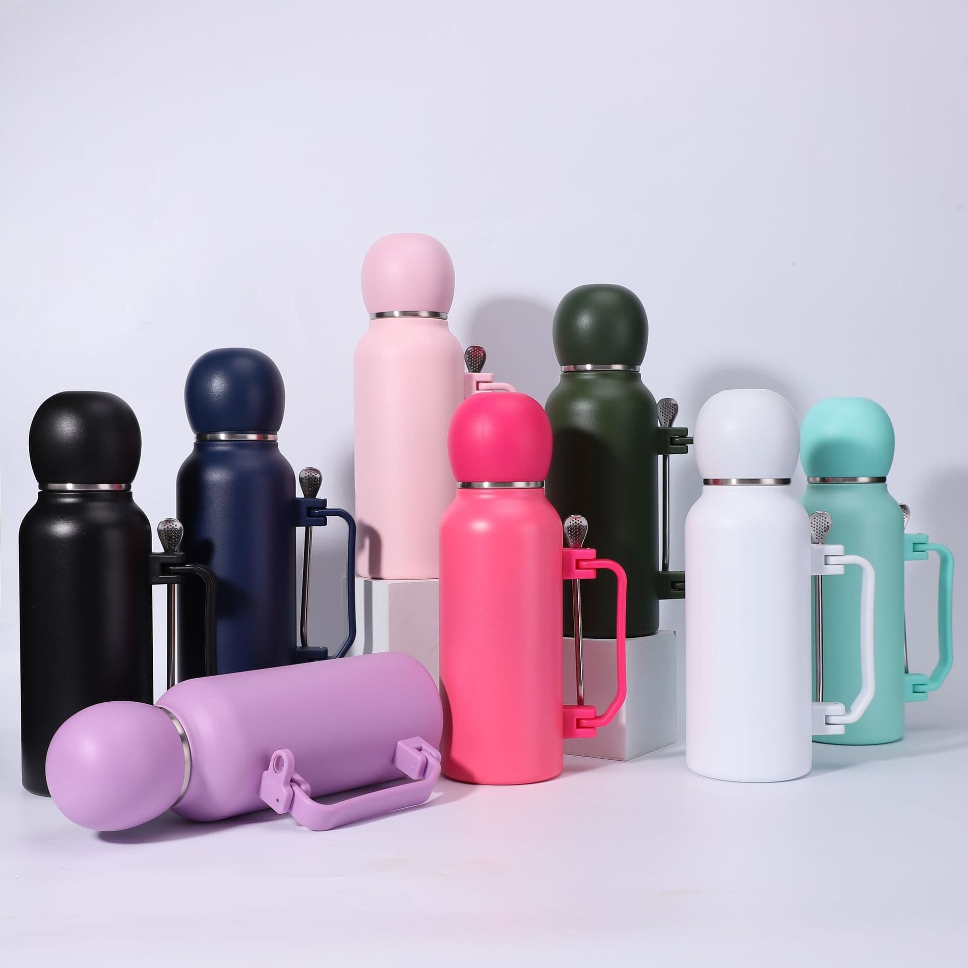 New Creative Macaron Handle Cup Large Capacity Stainless Steel Football Cup with Stirring Spoon Sports Insulated Cup