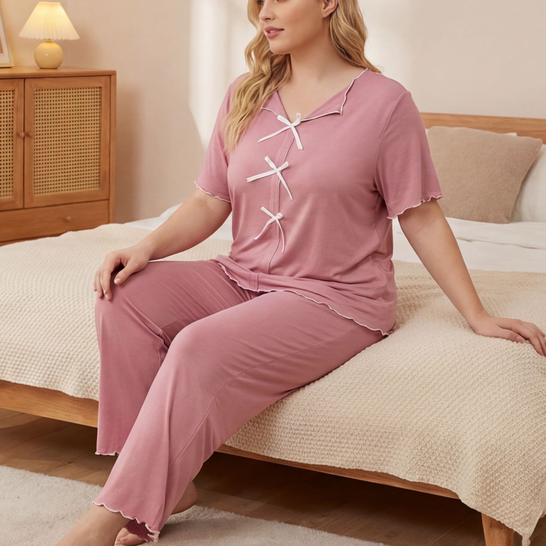 European and American spot pink short-sleeved women's pajamas set large size loose bow tie home clothes bumper lace two-piece set