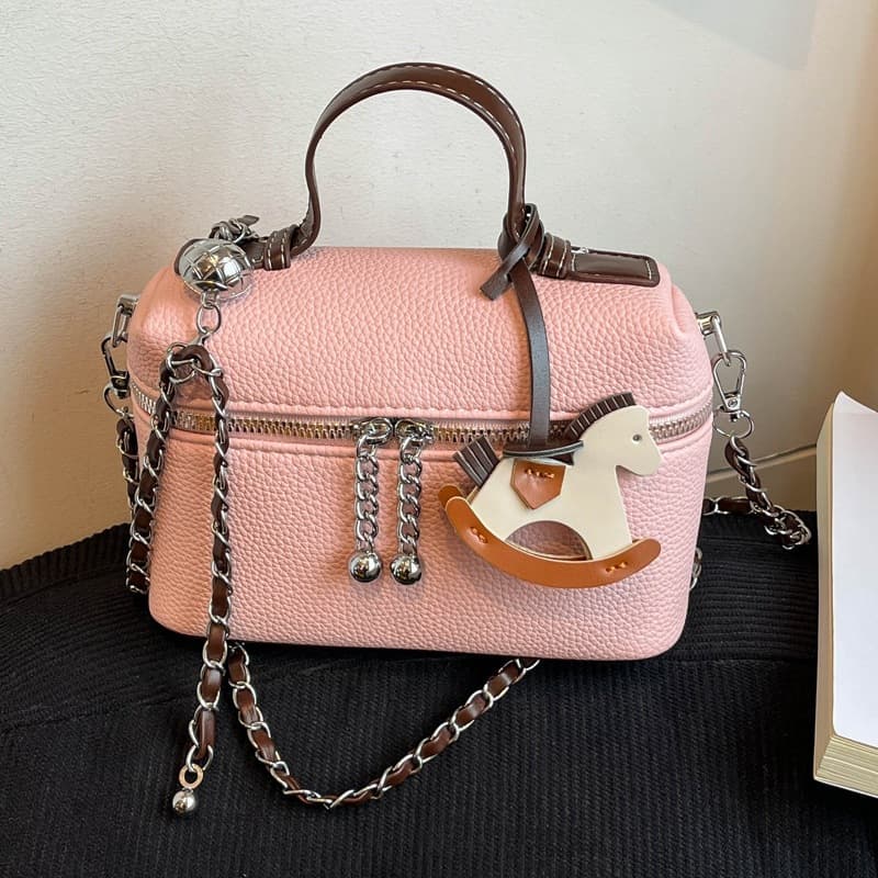 High-end handbags for women 2026 new spring light luxury niche shoulder bag for work and commuting cross-body small square bag