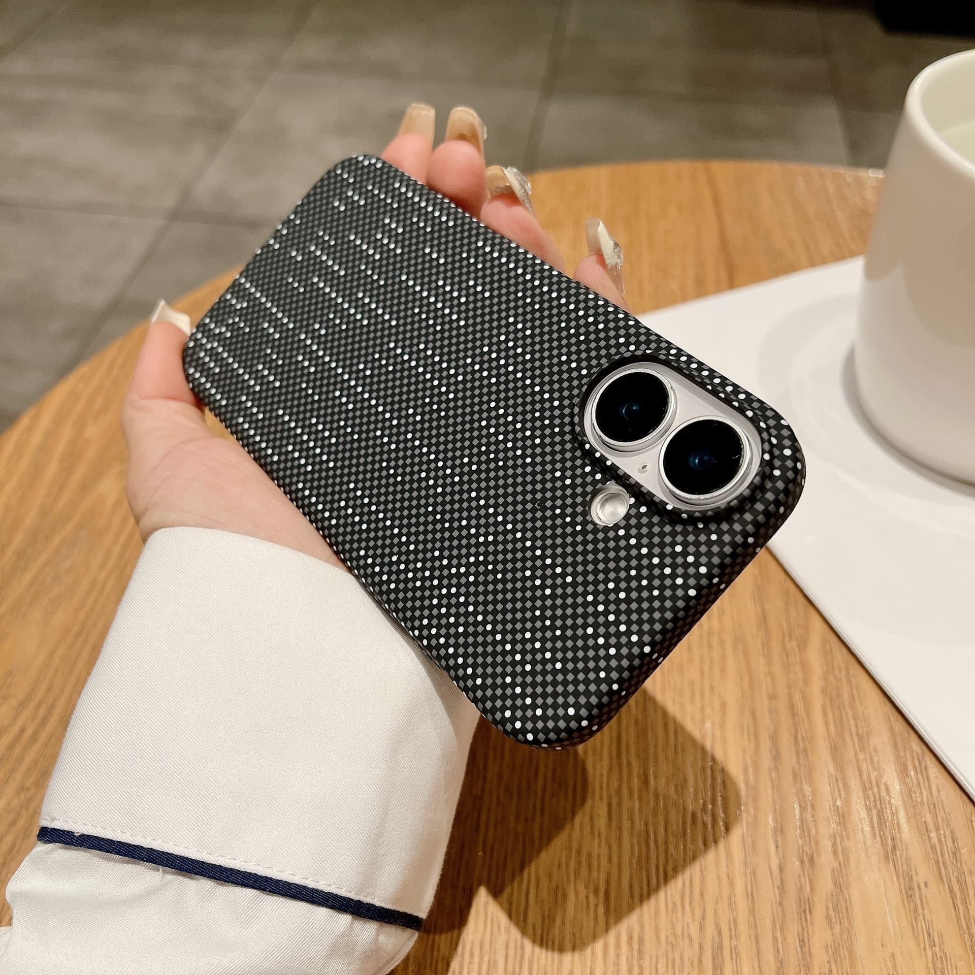 Carbon Fiber Texture Magnetic Hard Case for Apple iPhone 16 Pro, Ultra-Thin Scratch-Resistant Protective Cover for iPhone 15 Pro