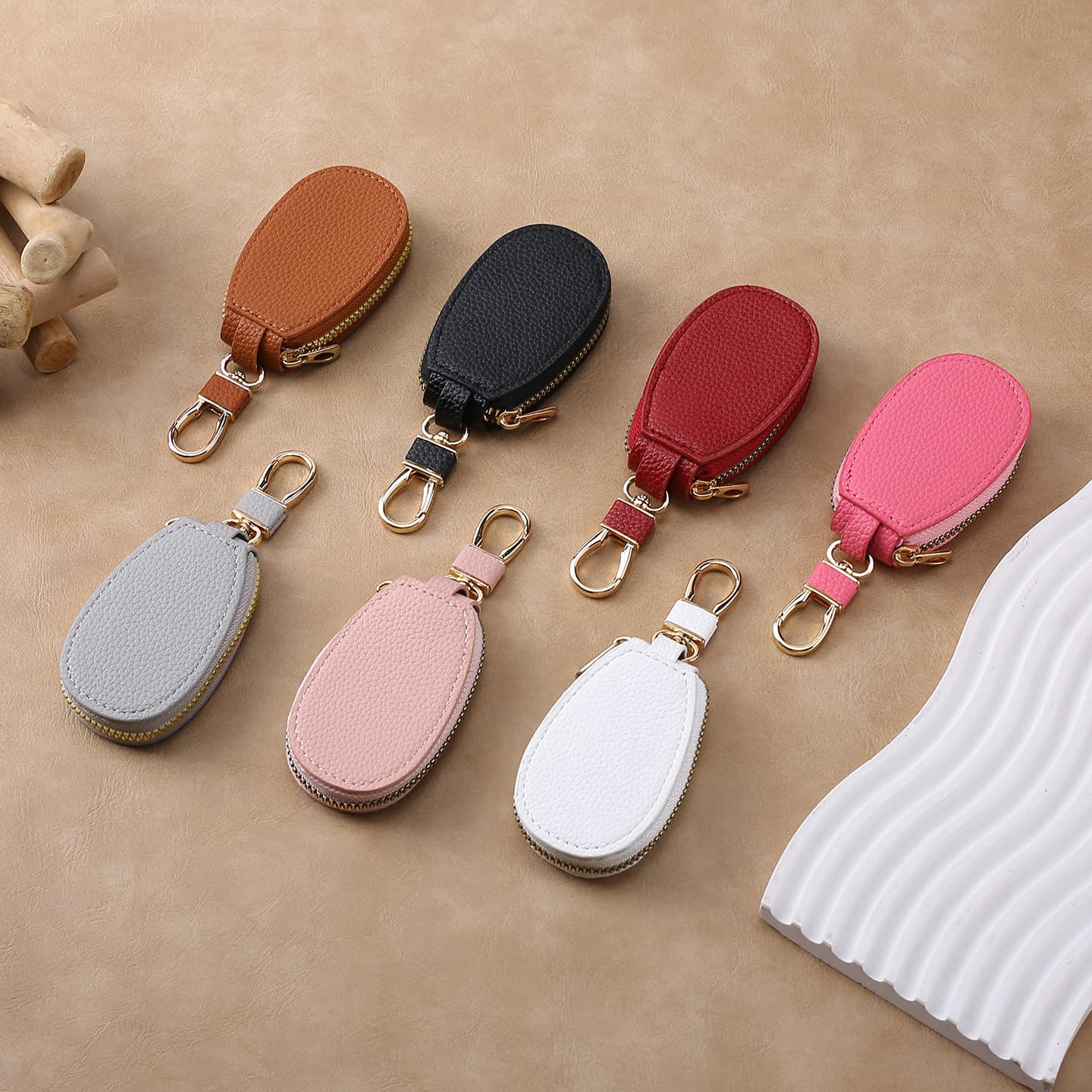 Mini car key pouch, unisex, car key storage bag, creative, stylish, and simple keychain.