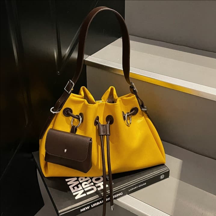 Niche Design Drawstring Bucket Bag Women 2025 Summer Simple Premium Elegance Commuter Shoulder/Crossbody Trend