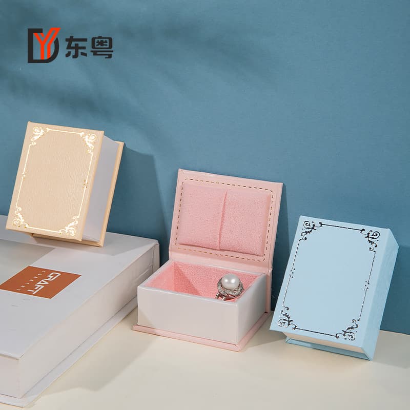 Popular book-shaped box, ring jewelry box, earrings, pendants, jewelry storage box, European-style creative magnetic jewelry packaging box