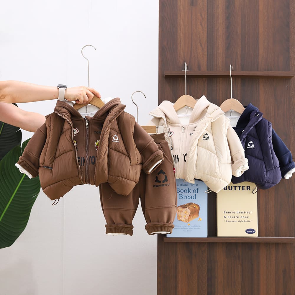 Boys' Winter Velvet Suit 2026 New Children's Style Thickened Winter Clothes Baby Hooded Vest Three-piece Trendy Set