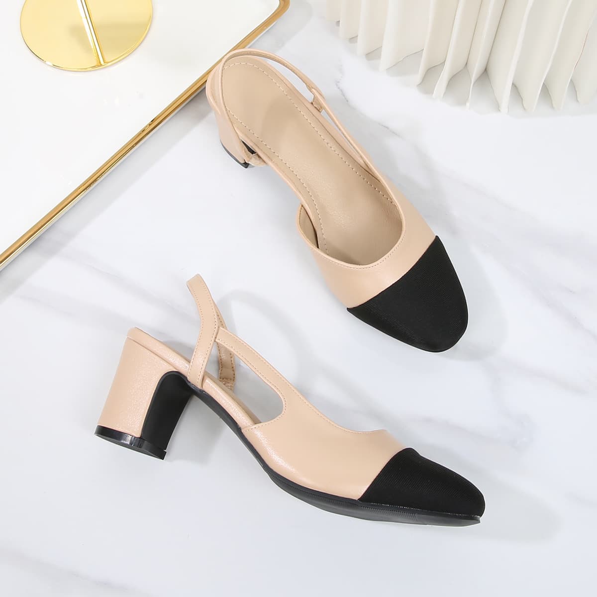 Women's Closed-Toe Sandals Low Heel Simple Style Chic Flat Heel Student Suitable High Heels Rubber Upper