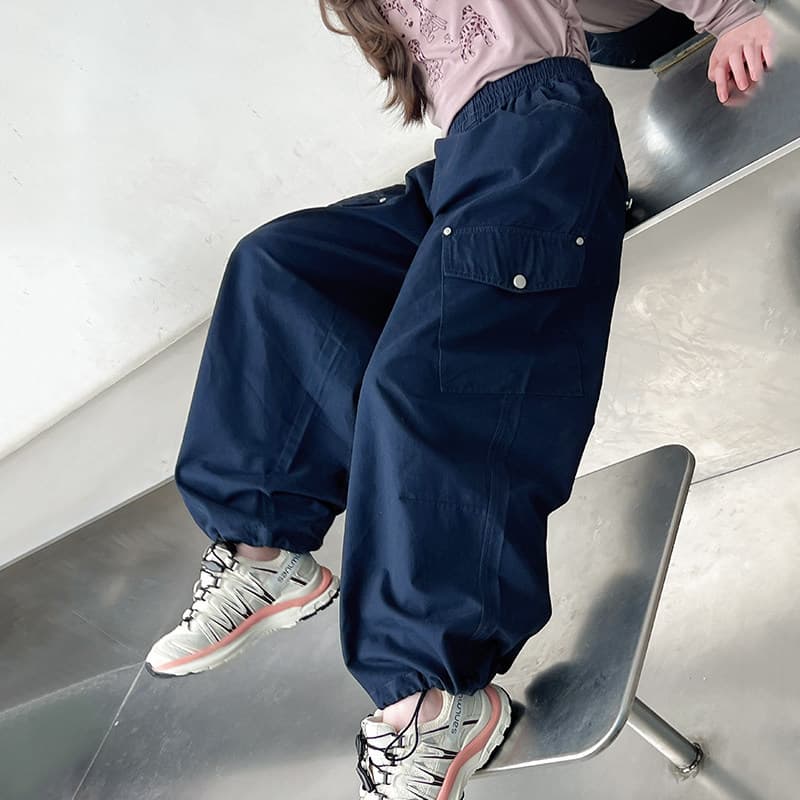 Girls' Straight-Leg Cargo Pants, Loose Wide-Leg Trousers for Kids, Stylish Casual Pants for Older Children, 2026 Spring/Autumn New Arrival