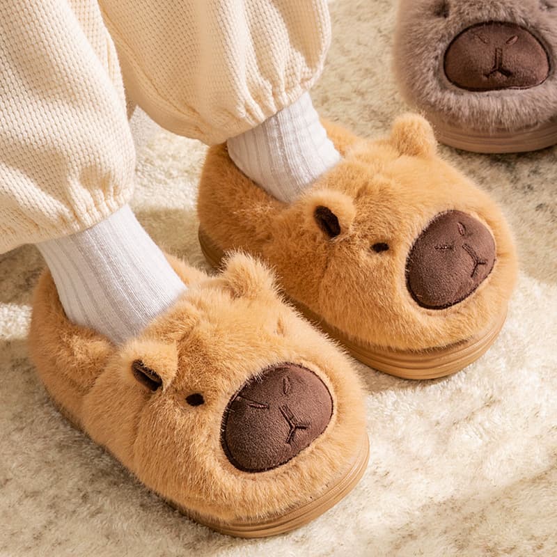 Children's cotton slippers, winter style, non-slip, warm, plush, for boys and girls, suitable for indoor use at home. They are also suitable for children of all ages and sizes.