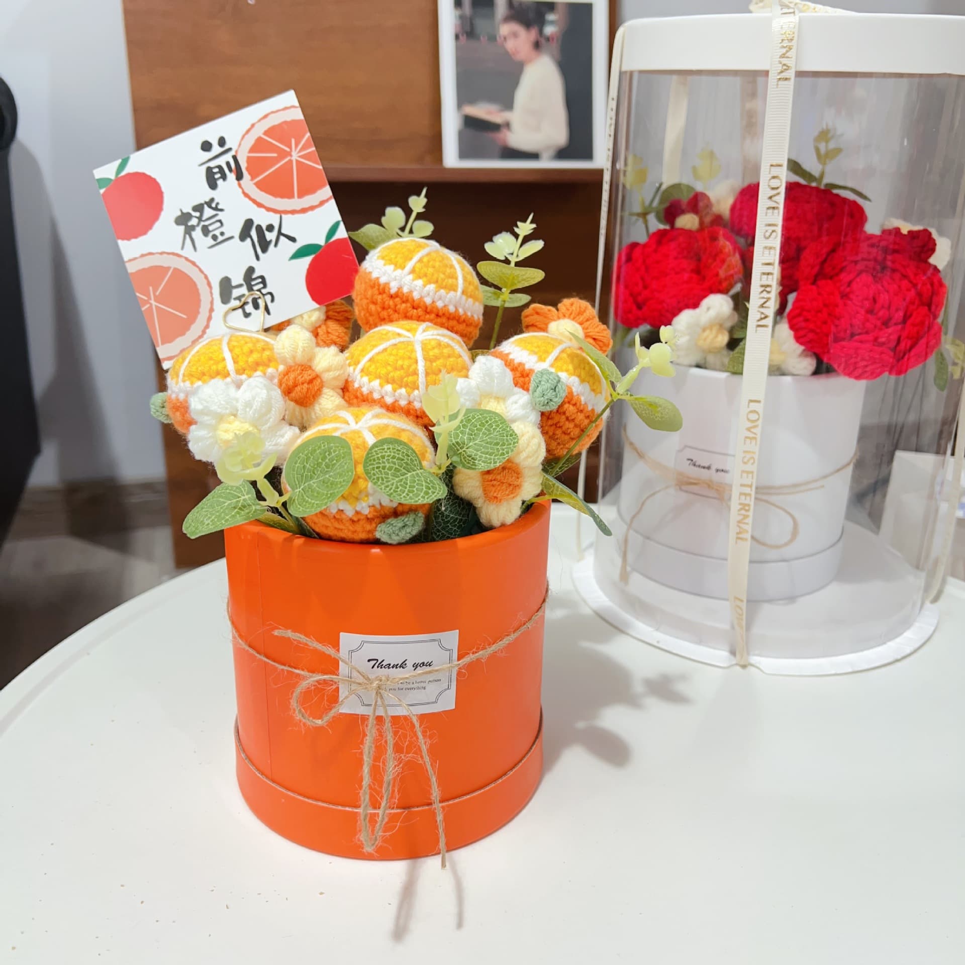 Birthday girl's best friend's handmade finished knitted wool bouquet is a practical gift for teachers' graduation on Teacher's Day.