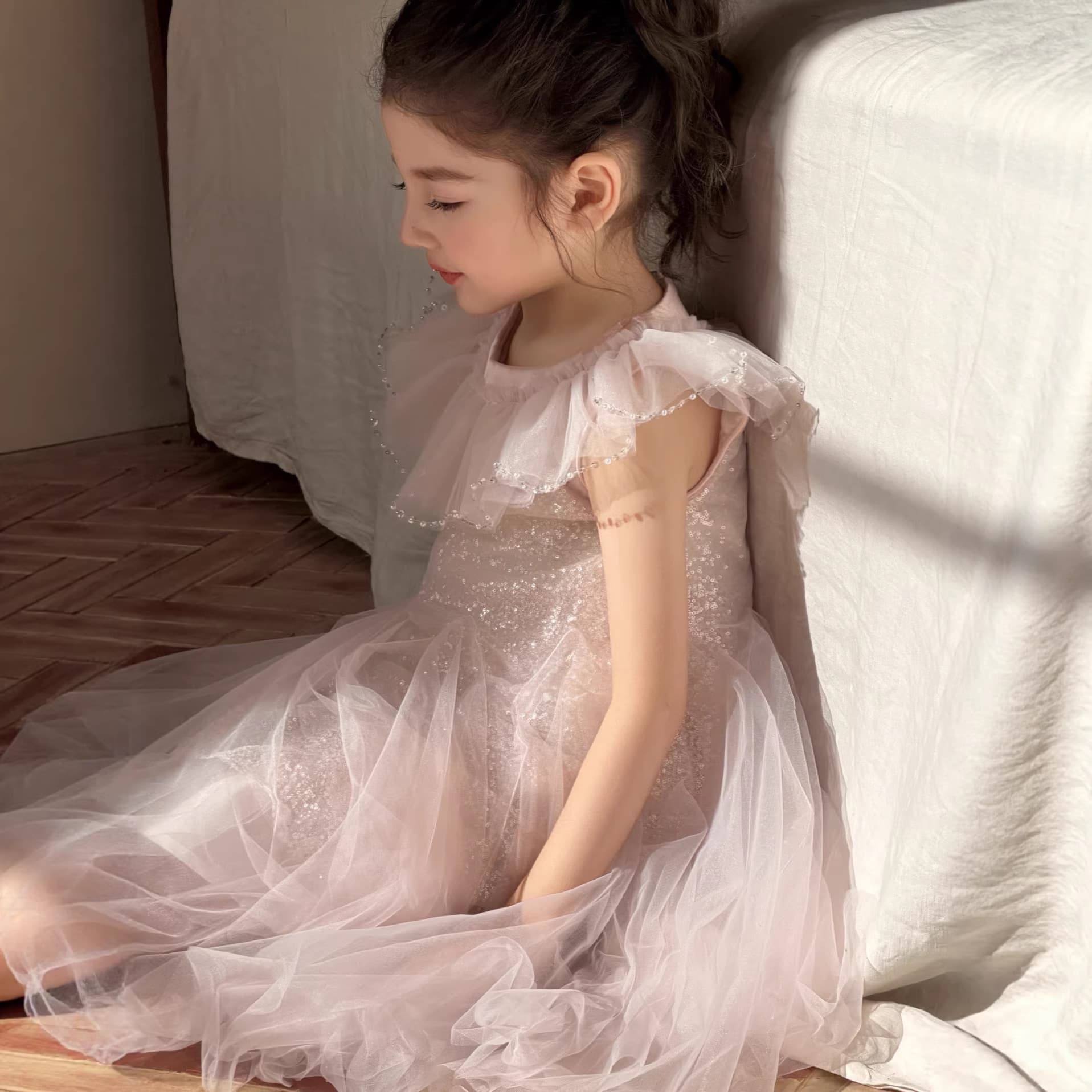 2026 Summer New Arrival Luxury Girls' Dress with Sequins and Small Butterfly Sleeves, Princess Gown for Children's Birthday Party and Piano Performance