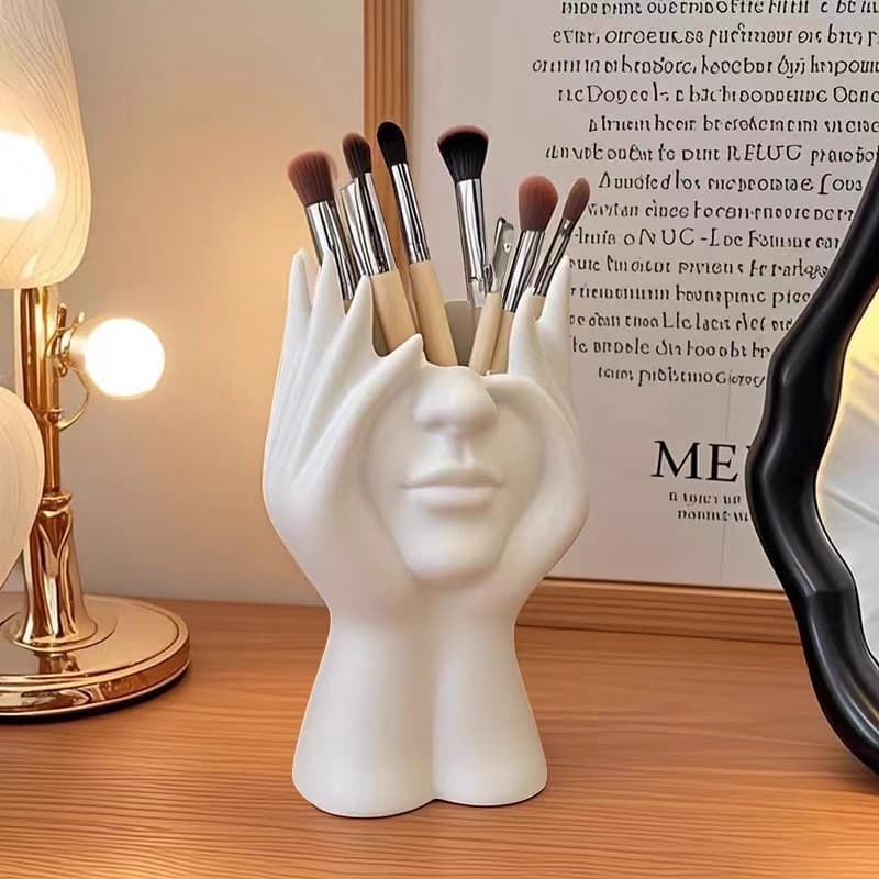 Cross-Border Creative Human Body Art Office Supply Desktop Multi-Functional Storage Pen Holder Makeup Brush Holder Decoration