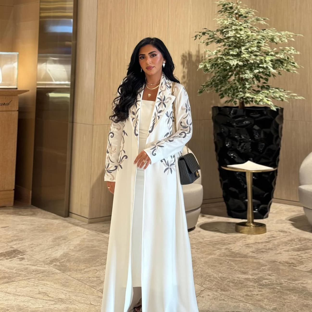 A010 Elegant Fashion Exquisite Embroidery Long Women's Coat