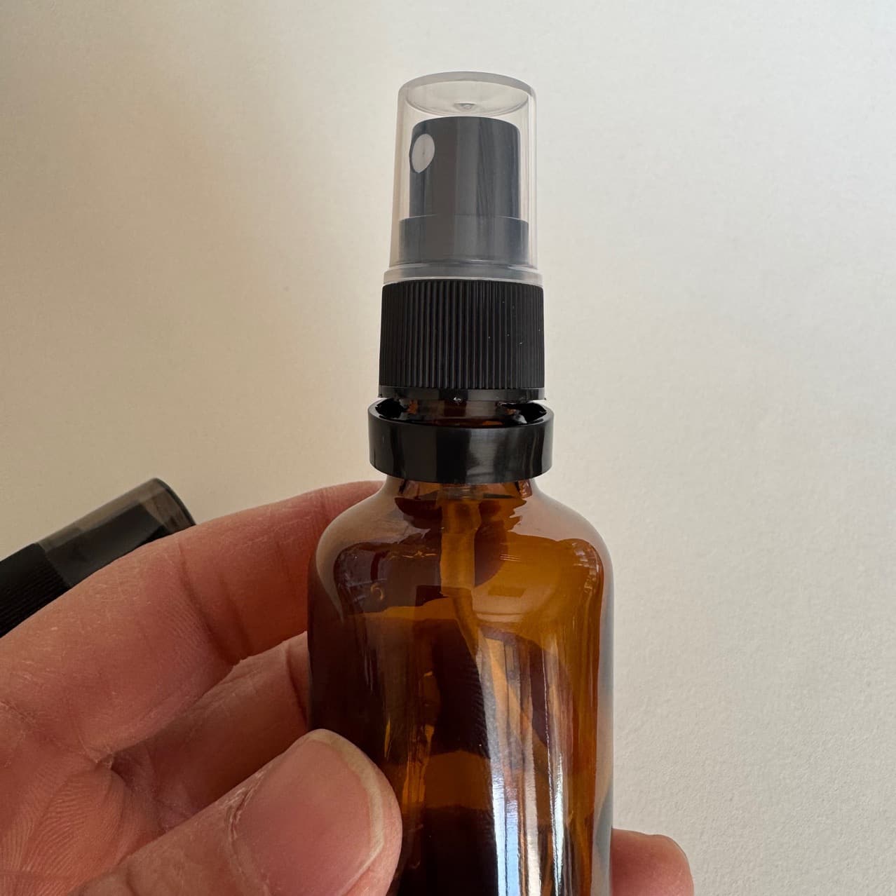 In Stock Spray Glass Essential Oil Bottle, Serum Sample Bottle, Cosmetic Perfume Bottle, Packaging Bottle