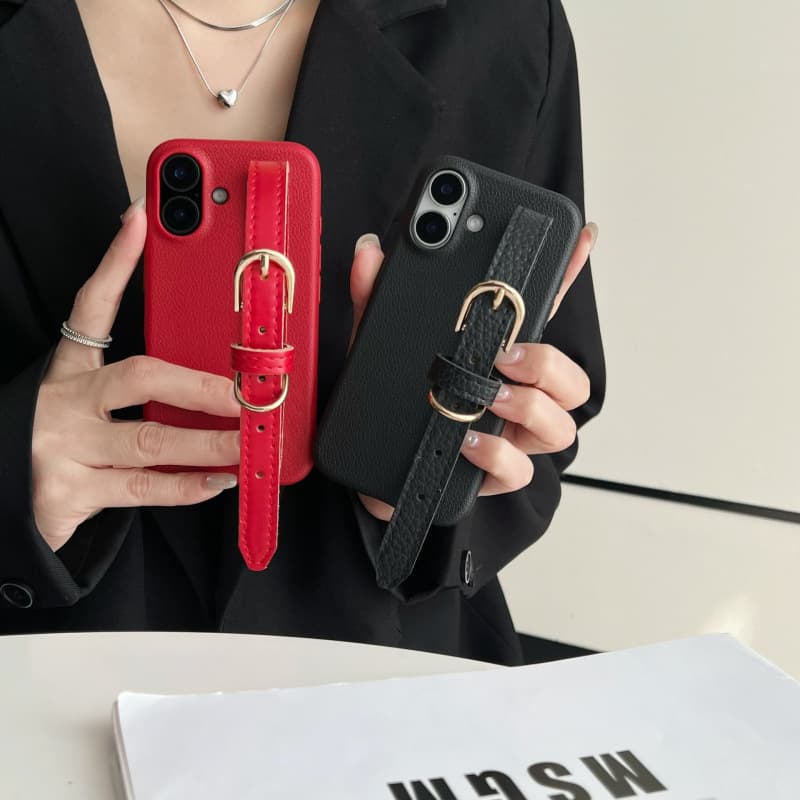 Solid Color Leather Texture Wrist Strap Compatible with iPhone 16 Pro Max Phone Case, Trendy Women's Drop-Proof Apple 17 Protective Cover