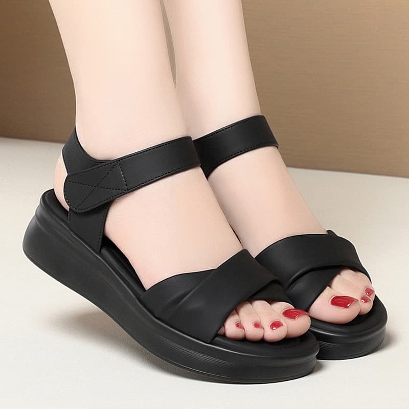 Open-Toe Soft Leather Beach Sandals, Non-Fatiguing, Versatile Women's Sandals, Summer Flat, Fashionable and Comfortable Mother Sandals